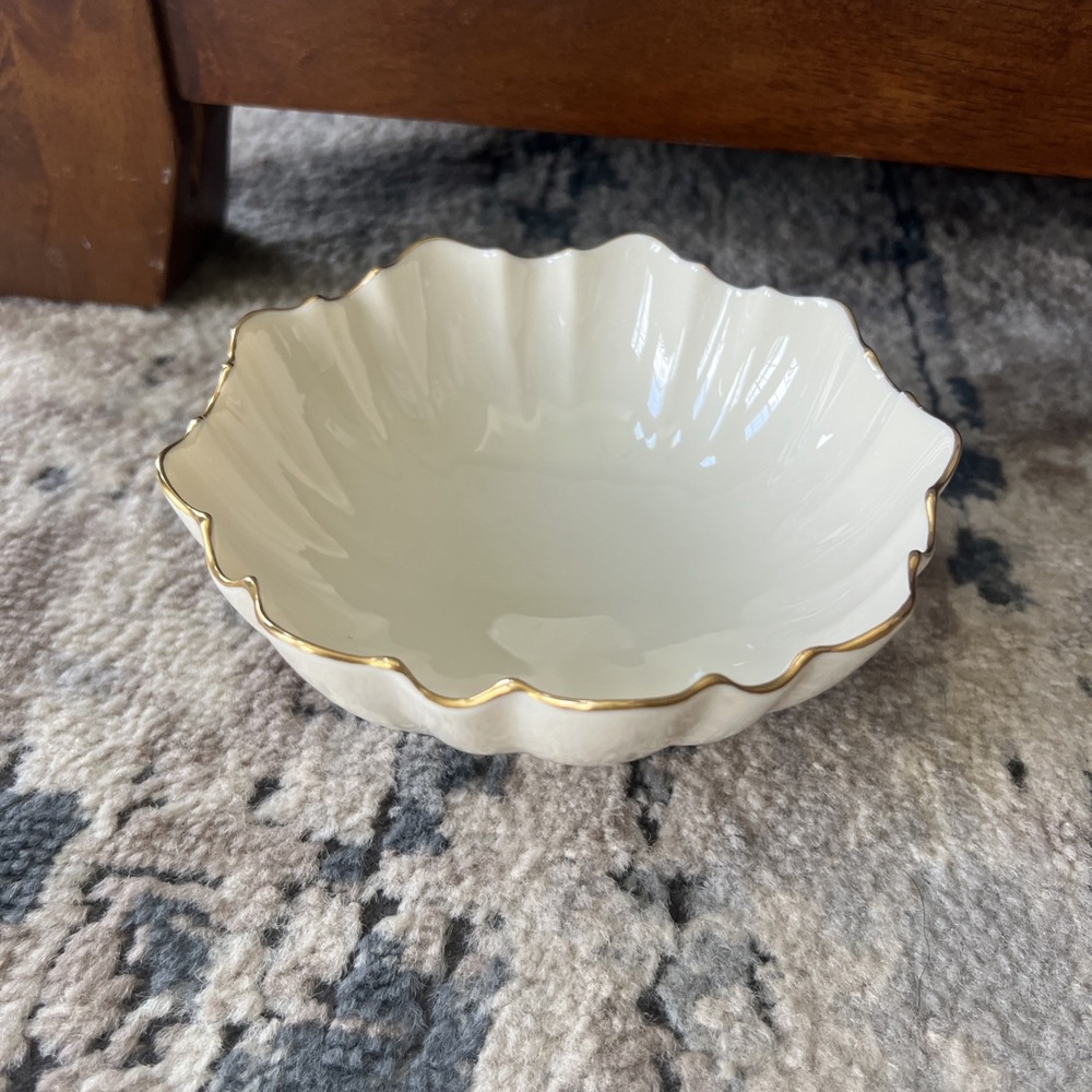 Lenox Symphony China 6" Footed Candy Dish Bon Bon Bowl Scalloped Gold Trim